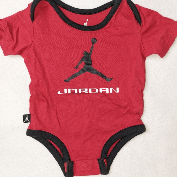 4 pc. Sports Onsies- 6-9 Months - Picture 8 of 12